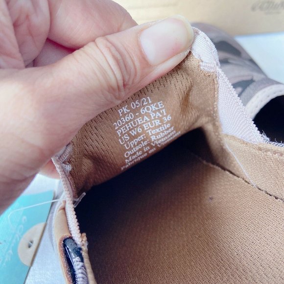 Olukai Pehuea Pa'i Womens Soft Pink/Ke Au Camo Slip-on Shoe Loafer US 6 - Picture 6 of 8